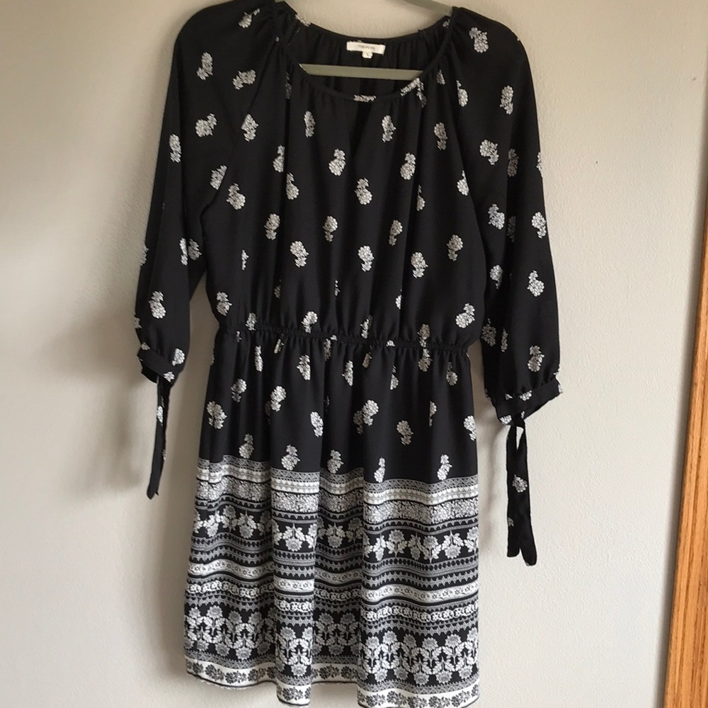 EUC Black and white floral dress.